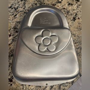 Cake pan